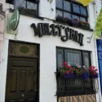 Melly’s Bar
